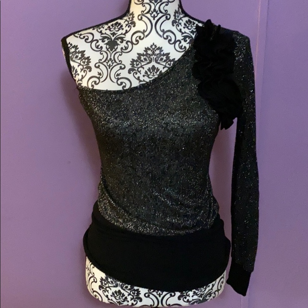 One shoulder sweater